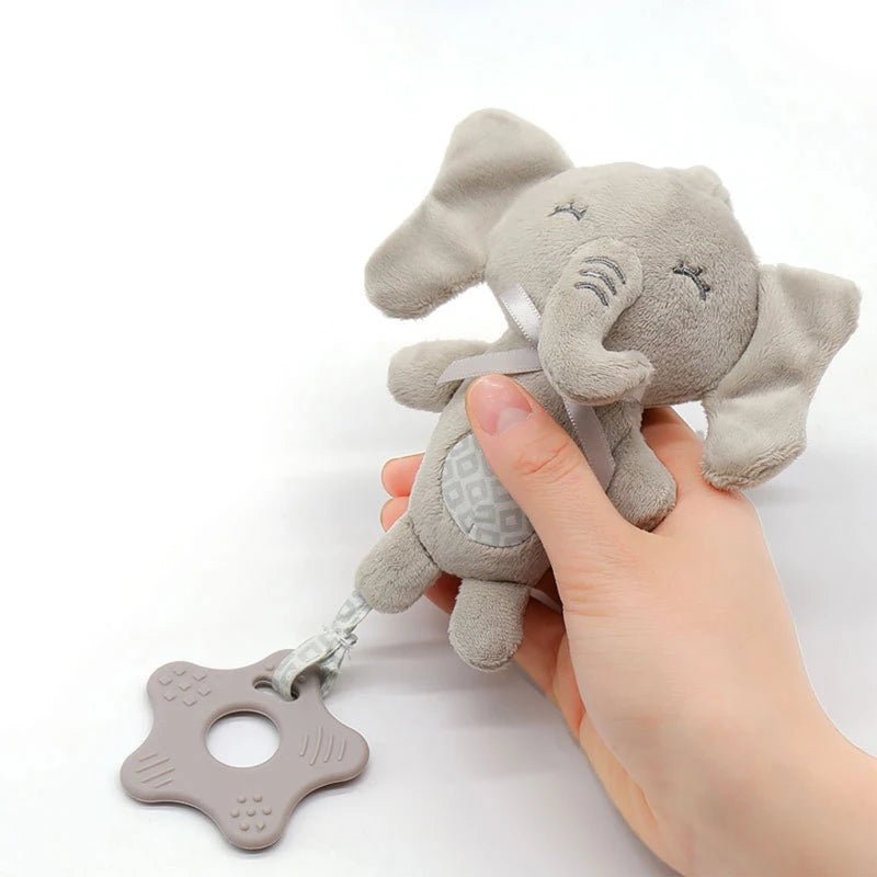 Pendente de Pelúcia com Mordedor e Chocalho para Carrinho e Berço